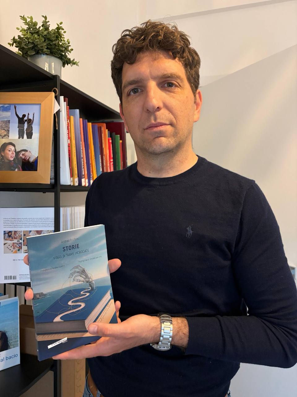 Andrea Frullanti con il libro Storie
